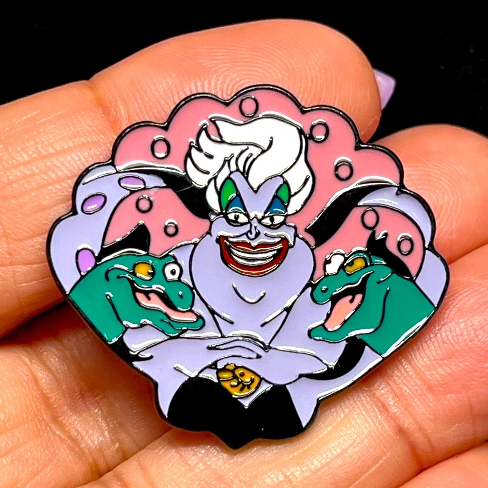 🧙‍♀️💀🪦Disney Evil Villian/Ursula lapel pin -enamel NWOT